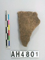 藏品(灰色夾砂陶片)的圖片